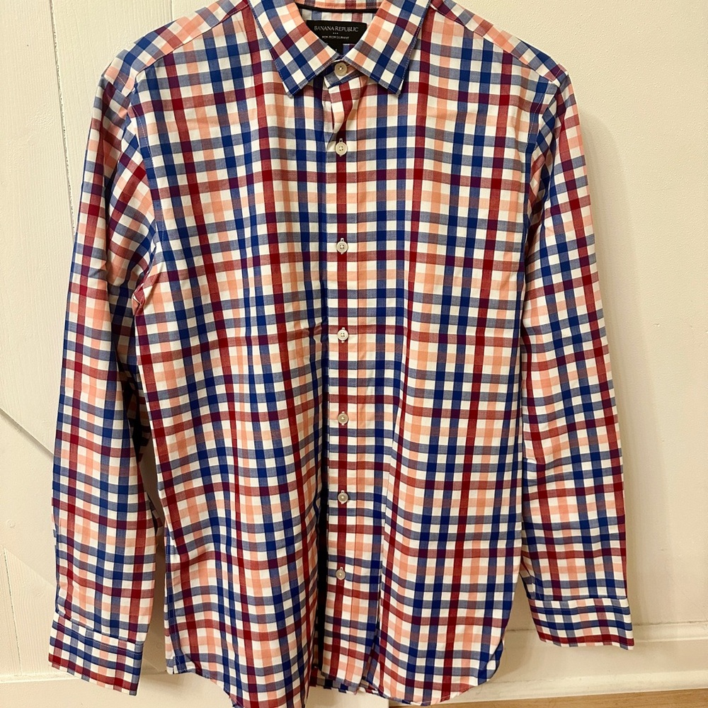 Banana Republic Men's Non-Iron Slim Fit Shirt - size M